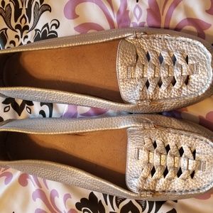 Aerosoles size 8.5 silver slip on shoes